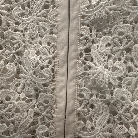 Beautiful Jacket! - Picture 2 of 4